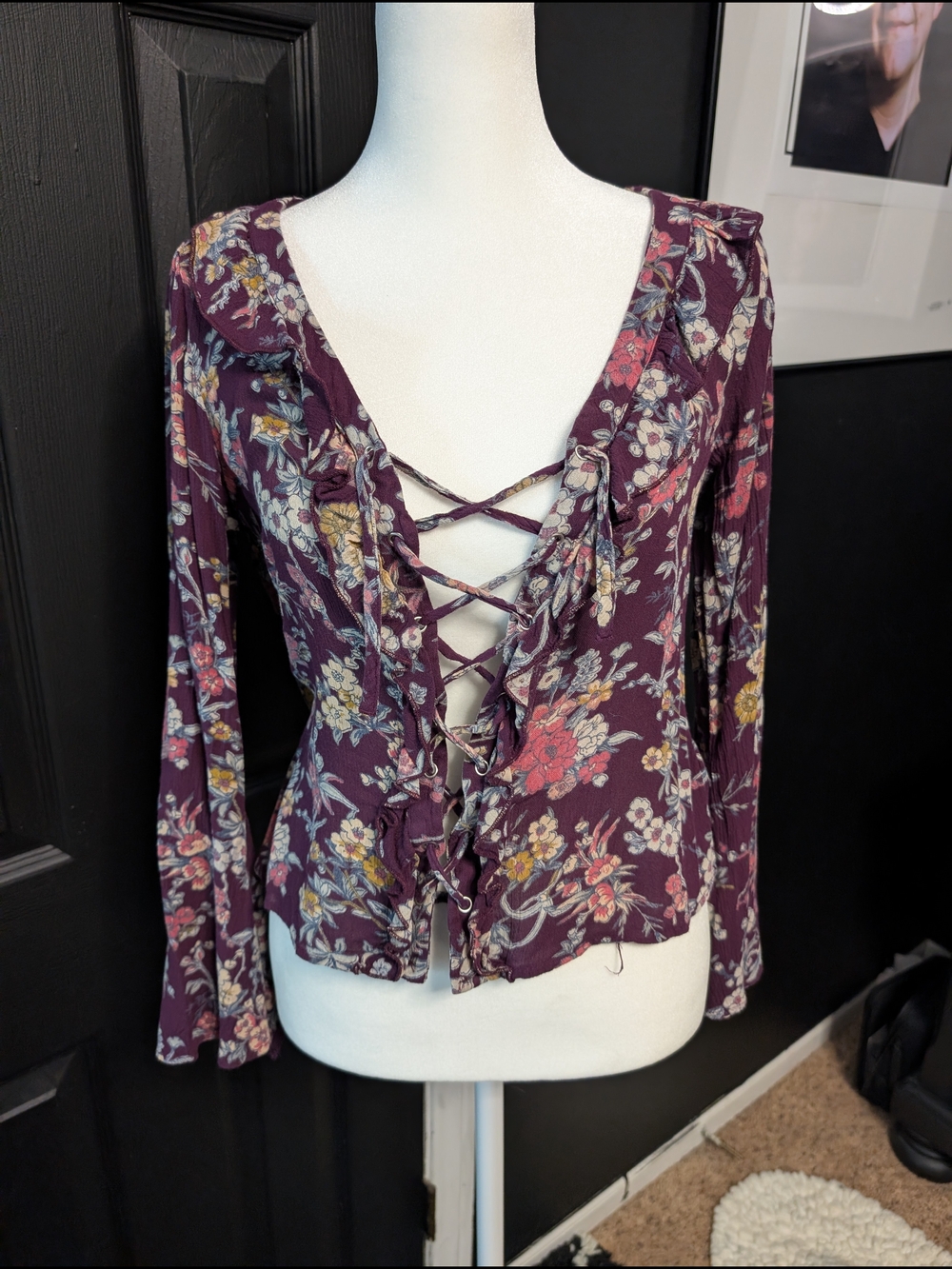 American Eagle Outfitters Plum Floral Lace-Up V-Neck Blouse